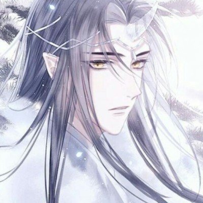 男子钓鱼钓到三把长刀每把长一米多